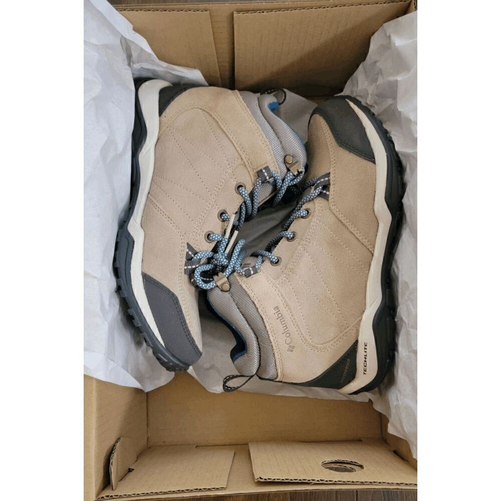 columbia women size 8 mount carmel mid waterproof YL1089-271